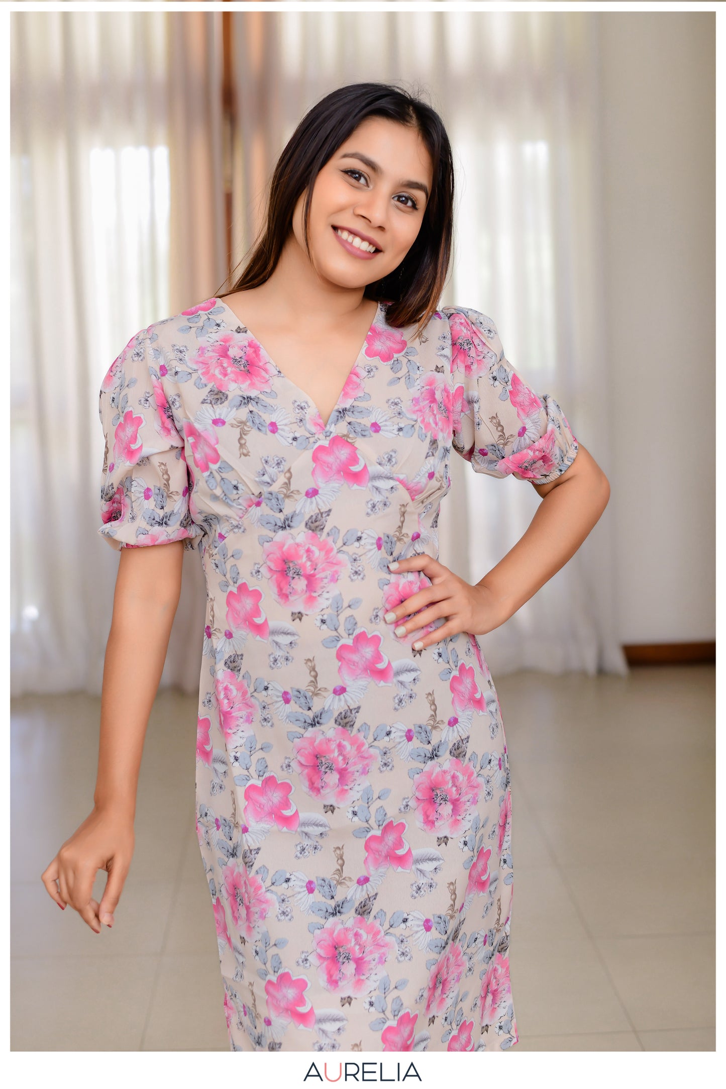 V NECKLINE FLORAL PRINT BODYCON DRESS