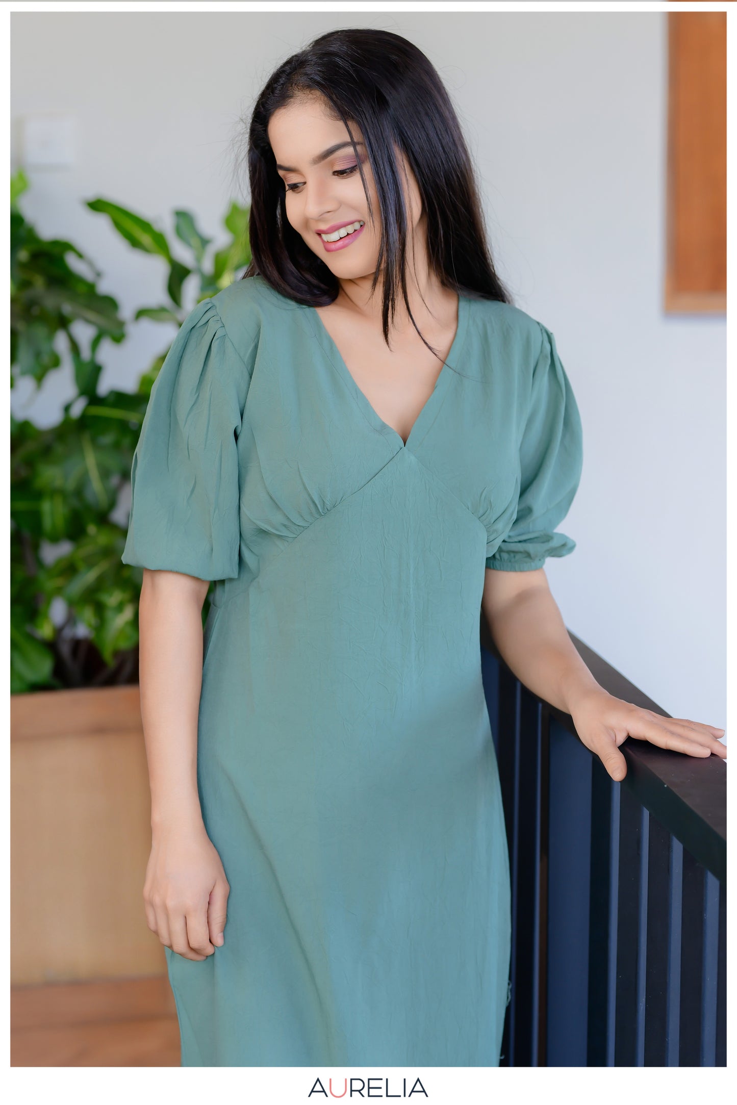 V NECKLINE SOLID PUFF SLEEVE BODYCON DRESS