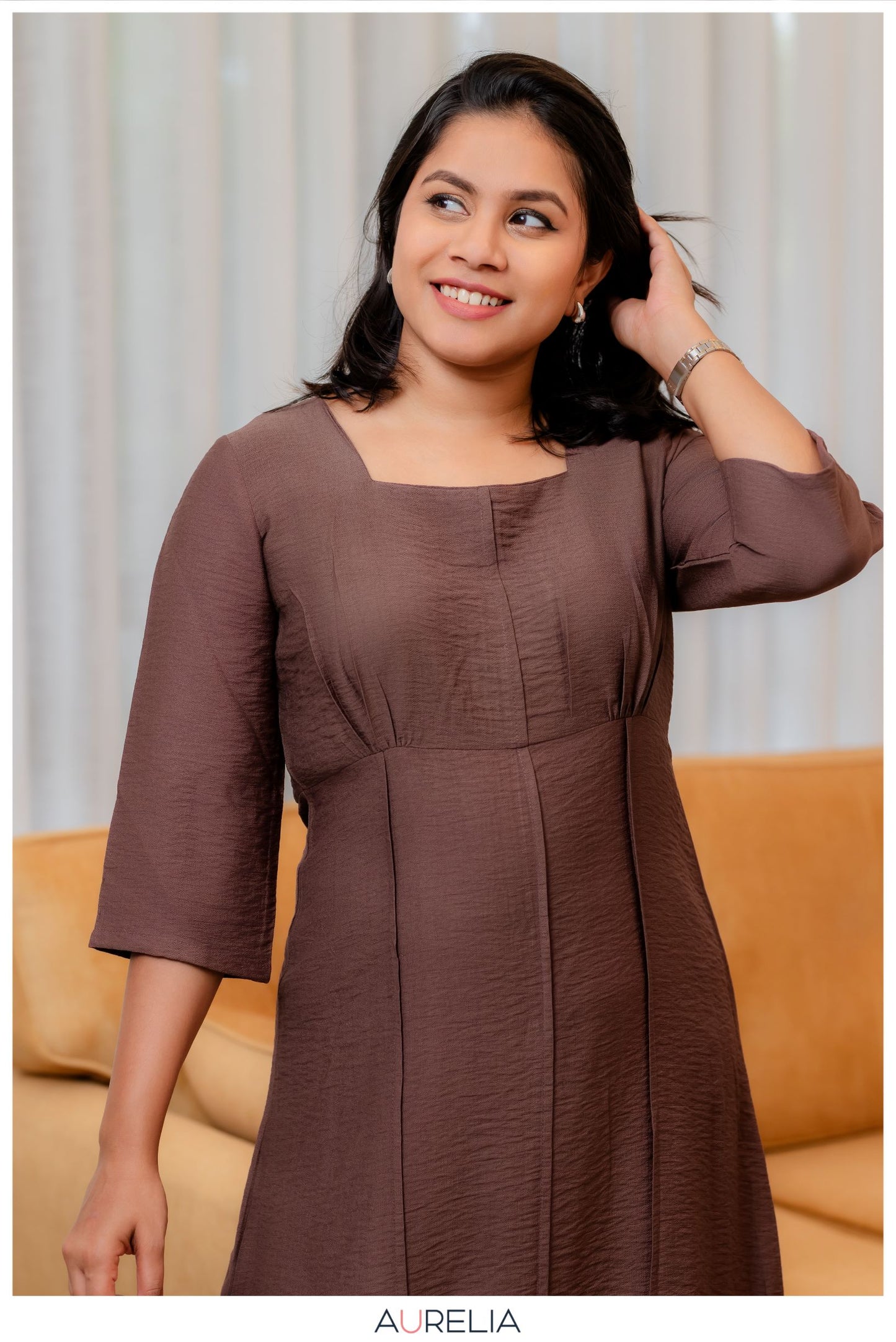 SQURE NECK PLEATED MIDI DRESS