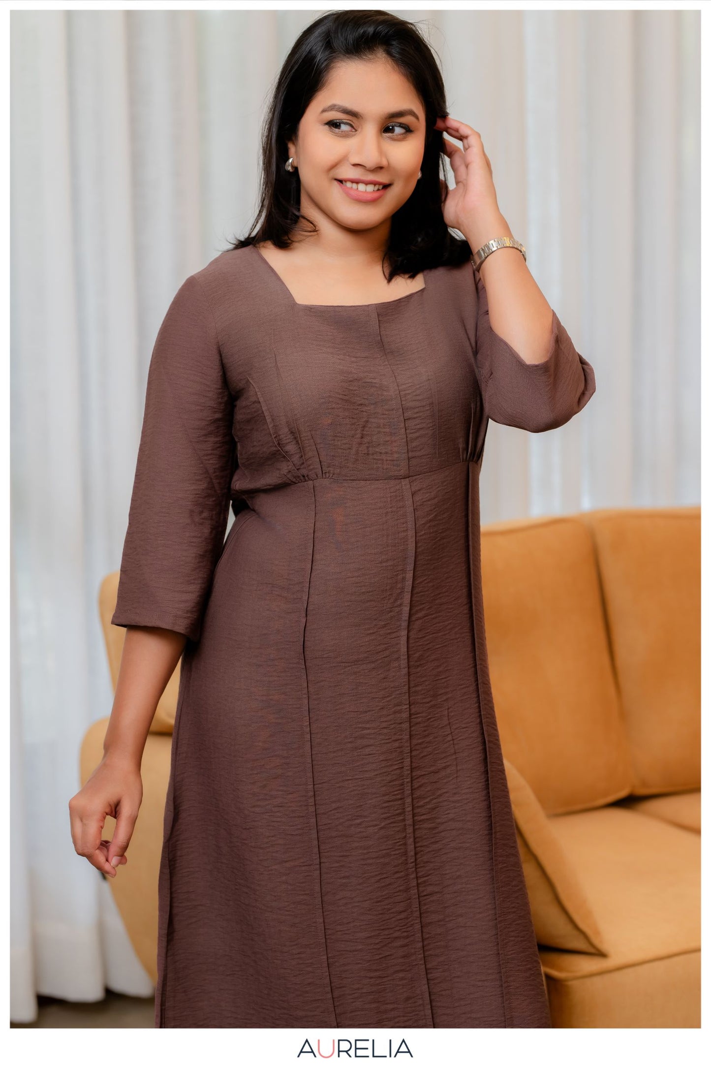 SQURE NECK PLEATED MIDI DRESS