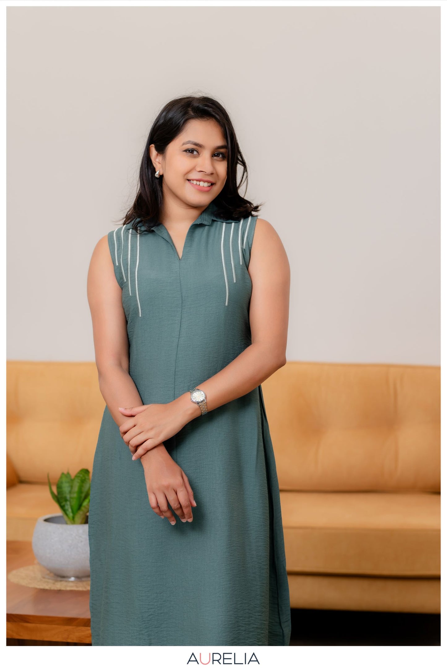 SLEEVLESS COLLARED STRIPE EMBROIDERED DRESS